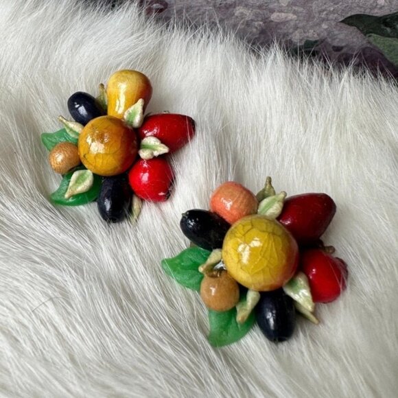 Jewelry - RARE Vintage 1940s Multi-Color Painted Wooden Bead Clip-on Earrings